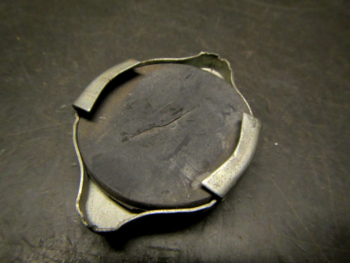 2101-1009146-01 Öldeckel Aus Plastik (bei Niva Bis Baujahr 2010