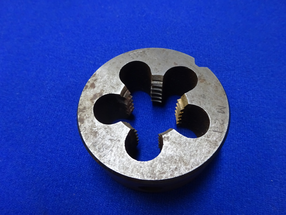 Schneideisen R (BSPT) 3/8 HSS für Aussengewinde Schneideisen R (BSPT) 3/8 HSS für Aussengewinde