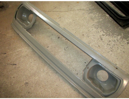 Frontmittelteil Grill Frontteil Wartburg 353 Neu (C15337)