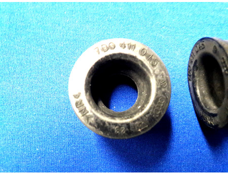  Gummibuchse 7DO 411 045 Stabilisator Audi VW (28841)