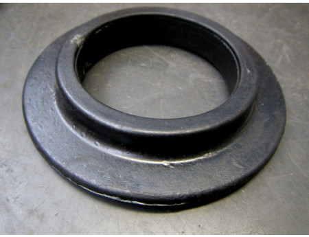 Unterlage Schraubenfeder vorn Wartburg 312 353 1.3 Neu (8575)