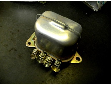 Regler Lichtmaschine Trabant Wartburg 12 V 220 W (00432)