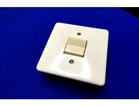 Schalter weiß Unterputz DDR Lichtschalter (29152)