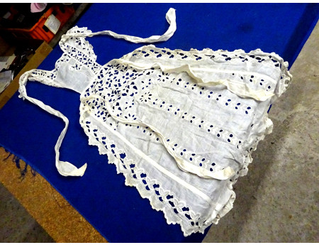 Schürze Leinen Lochstickerei Latzschürze Vintage (28800)