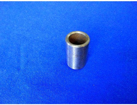 Buchse 17,3 x 24 x 38,4 mm Stahl IFA DDR (26245)