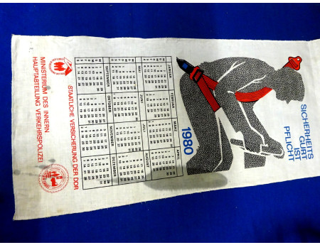Kalender 1980 Staatliche Versicherung Gurtpflicht (28392)