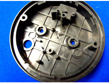 Sockel Unterteil Rückleuchte QEK DDR Anhänger (29040)