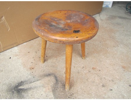 Werkstatt Hocker Schemel Dreibein DDR (C20430)