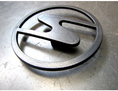 Sachsenring Logo "S" Trabant Motorhaube orig. Auma DDR (18529)