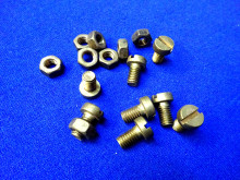 Messing Zylinderkopf-Schraube Schlitz 6 x 10 mm mit Mutter (26212)