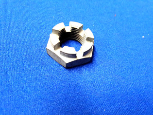 Kronenmutter Oldtimer 20 x 1,5 mm Schlüsselweite 30 (28913)