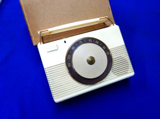 Röhren Kofferempfänger Röhrenradio OVP (26509)