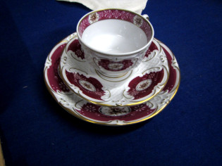 Sammeltasse Barock 321a purpur OVP (28826)